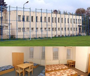 Ubytovna na fotbalovém hřišti [Powiększ - nowe okno]